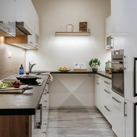 Апартаменты Days - Family 2bdr - Ac - Darts - Netflix - Hip District