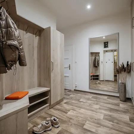 Apartamento Days - Family 2bdr - Ac - Darts - Netflix - Hip District Praga